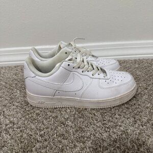 NIKE AIR FORCE 1 LOW MEN'S SIZE US 7/ Women 9 WHITE